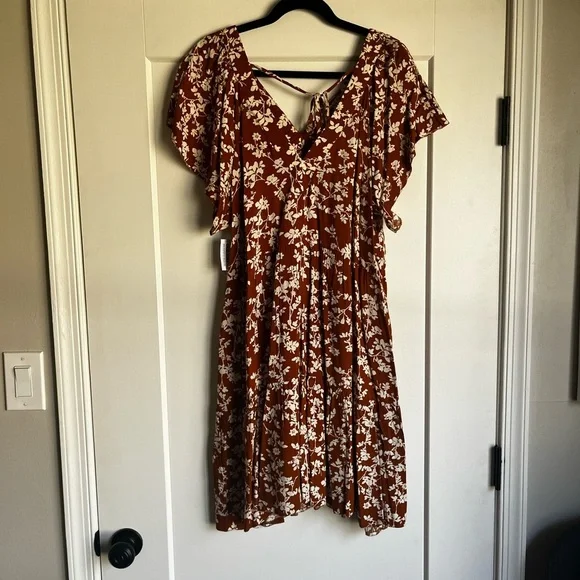 NWT Short-Sleeve Tiered Mini Swing Dress - Picture 4 of 5